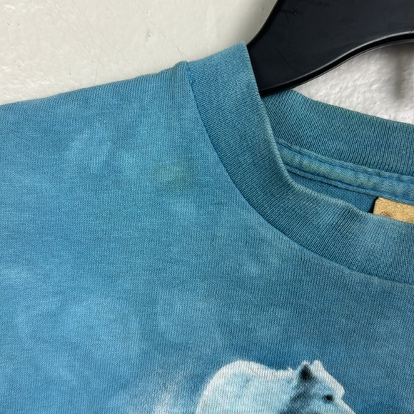 Vtg The Mountain Blue Tie Dye T Shirt Indigenous Woman Wolfs S Dakota MEDIUM USA - Picture 11 of 12